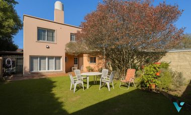Casa en venta Ituzaingó 5 ambientes con quincho Apta crédito