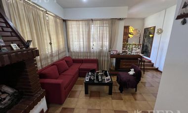 Venta casa 3 ambientes con cochera, patio con parrilla y terraza en Wilde