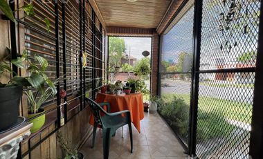 Venta casa 3 ambientes con cochera, patio con parrilla y terraza en Wilde