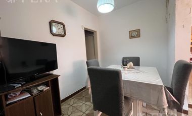 Venta casa 3 ambientes con cochera, patio con parrilla y terraza en Wilde