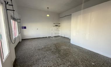 Alquiler - Local en Chula Vista y Av. Roca  - A058
