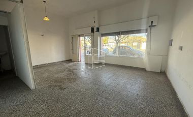 Alquiler - Local en Chula Vista y Av. Roca  - A058