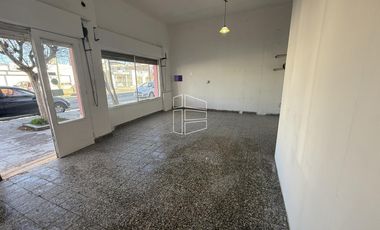 Alquiler - Local en Chula Vista y Av. Roca  - A058