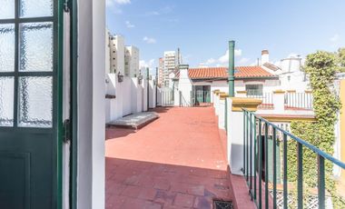 Retasada--Casa 10 ambientes en venta, patio, terraza, parrilla y cochera