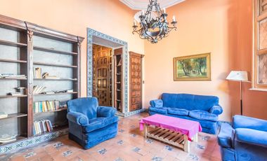 Retasada--Casa 10 ambientes en venta, patio, terraza, parrilla y cochera