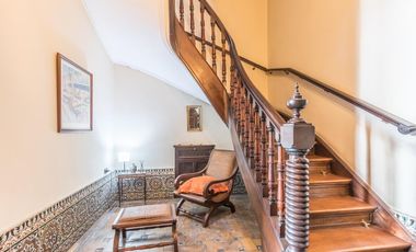 Retasada--Casa 10 ambientes en venta, patio, terraza, parrilla y cochera