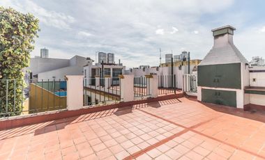 Retasada--Casa 10 ambientes en venta, patio, terraza, parrilla y cochera