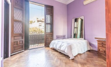 Retasada--Casa 10 ambientes en venta, patio, terraza, parrilla y cochera