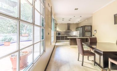 Retasada--Casa 10 ambientes en venta, patio, terraza, parrilla y cochera