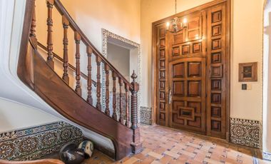 Retasada--Casa 10 ambientes en venta, patio, terraza, parrilla y cochera