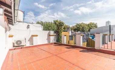 Retasada--Casa 10 ambientes en venta, patio, terraza, parrilla y cochera
