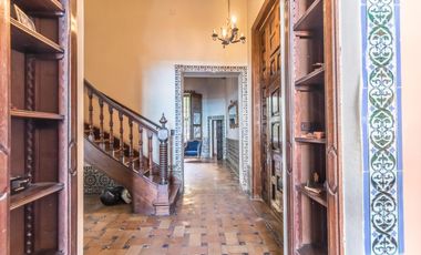 Retasada--Casa 10 ambientes en venta, patio, terraza, parrilla y cochera