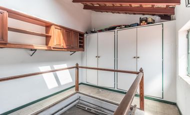 Retasada--Casa 10 ambientes en venta, patio, terraza, parrilla y cochera