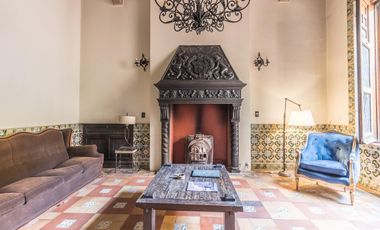 Retasada--Casa 10 ambientes en venta, patio, terraza, parrilla y cochera
