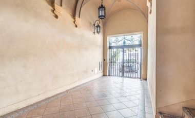 Retasada--Casa 10 ambientes en venta, patio, terraza, parrilla y cochera