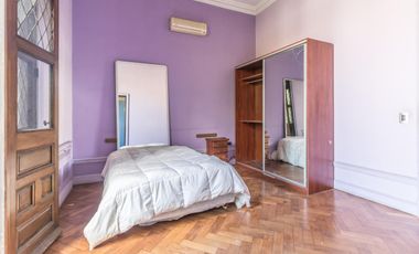 Retasada--Casa 10 ambientes en venta, patio, terraza, parrilla y cochera