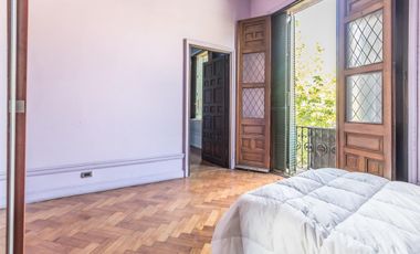 Retasada--Casa 10 ambientes en venta, patio, terraza, parrilla y cochera