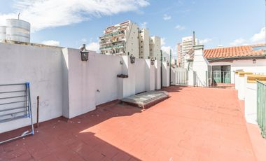 Retasada--Casa 10 ambientes en venta, patio, terraza, parrilla y cochera