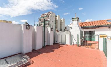 Retasada--Casa 10 ambientes en venta, patio, terraza, parrilla y cochera