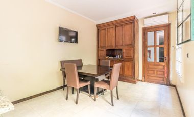 Retasada--Casa 10 ambientes en venta, patio, terraza, parrilla y cochera