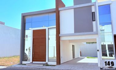Casa en venta en Veracruz con alberca Fracc. Lomas del Sol