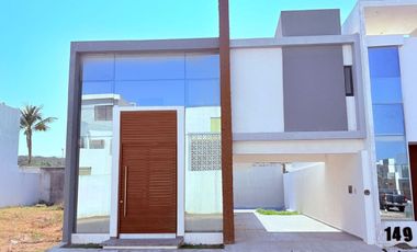 Casa en venta en Veracruz con alberca Fracc. Lomas del Sol