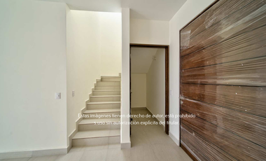 Casa de 2 plantas en venta Hacienda Santa Ana, Saltillo Coahuila