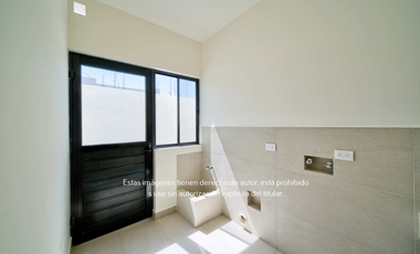 Casa de 2 plantas en venta Hacienda Santa Ana, Saltillo Coahuila