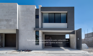Casa de 2 plantas en venta Hacienda Santa Ana, Saltillo Coahuila