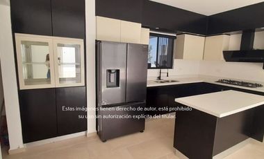 Casa en Renta en Dominio Cumbres Sector Monteleva