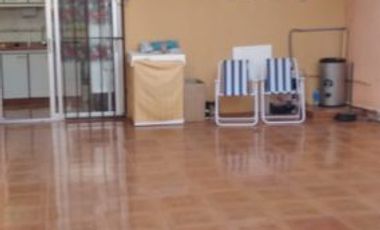 Venta de Linda Casa con Minimarket Incluido