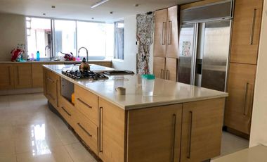 Casa en venta para remodelar Jardines del Pedregal calle cerrada