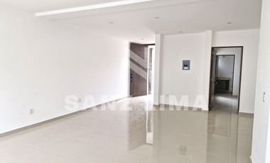 Puntarena Residencial: Casa nueva, con recamara en planta baja.