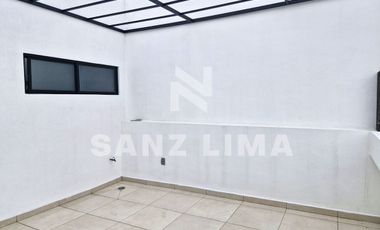 Puntarena Residencial: Casa nueva, con recamara en planta baja.