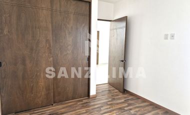 Puntarena Residencial: Casa nueva, con recamara en planta baja.