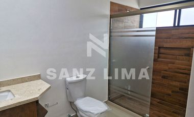 Puntarena Residencial: Casa nueva, con recamara en planta baja.