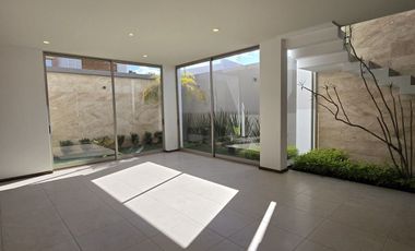 🧡 FRACC. EL OLIVAR, ALTOZANO. CASA EN ESQUINA! ✍️$4'990,000.-