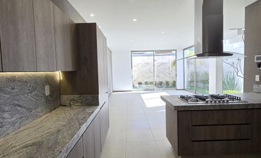 🧡 FRACC. EL OLIVAR, ALTOZANO. CASA EN ESQUINA! ✍️$4'990,000.-