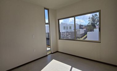 🧡 FRACC. EL OLIVAR, ALTOZANO. CASA EN ESQUINA! ✍️$4'990,000.-