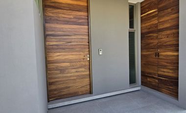 🧡 FRACC. EL OLIVAR, ALTOZANO. CASA EN ESQUINA! ✍️$4'990,000.-