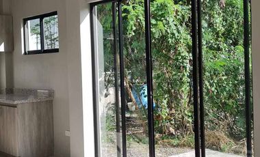 4Bedroom Single Detached HOuse for Assume  in Villa Illuminada Pajac LapuLapu