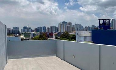 RFO Unfurnished Three-Storey Townhouse FOR LEASE / RENT at Bangkal Makati