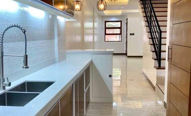 RFO Unfurnished Three-Storey Townhouse FOR LEASE / RENT at Bangkal Makati