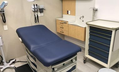 Consultorio amueblado y equipado en renta en Azuna Medical Center en Cancún