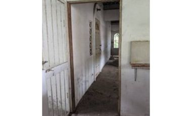 SE VENDE TERRENO DE 1000 METROS CON GALPÓN  CERCADO EN PEDREGAL