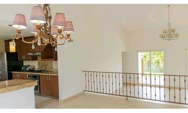 SE VENDE VILLA DE 3 REC.CON VISTA A LA NATURALEZA EN TUCAN, COCOLI(NZ)