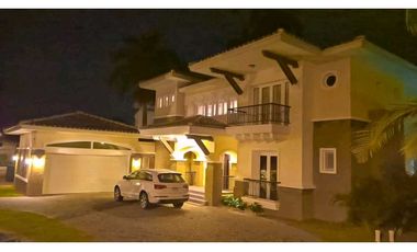 SE VENDE VILLA DE 4 REC.CON PISCINA PRIVADA EN COCOLI(PRC4)