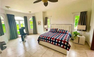 SE VENDE VILLA DE 4 REC.CON PISCINA PRIVADA EN COCOLI(PRC4)