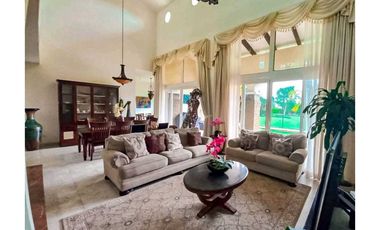 SE VENDE VILLA DE 4 REC.CON PISCINA PRIVADA EN COCOLI(PRC4)