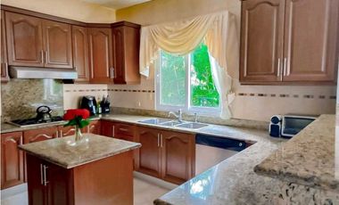 SE VENDE VILLA DE 4 REC.CON PISCINA PRIVADA EN COCOLI(PRC4)
